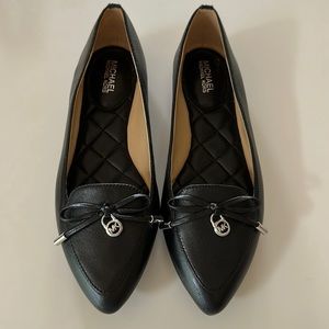 Michael Kors black flats size 5